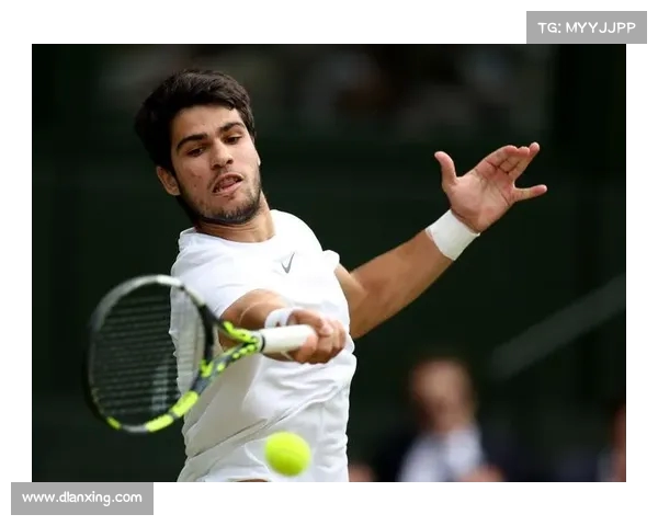 阿尔卡拉斯斩获上海网球大师赛冠军 成功登顶男子单打新高峰 阿尔卡拉斯斩获上海网球大师赛冠军 成功登顶男子单打新高峰